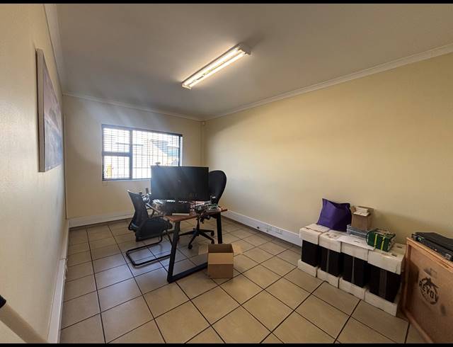 1,955M² WAREHOUSE TO LET IN BLACKHEATH INDUSTRIAL